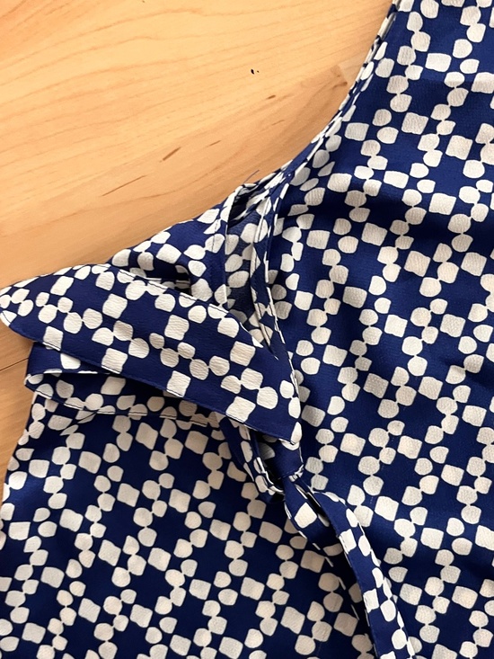 Women’s Banana Republic Navy Blue Polkadot Top Open Shoulder Tank Small Strap - Picture 2 of 5